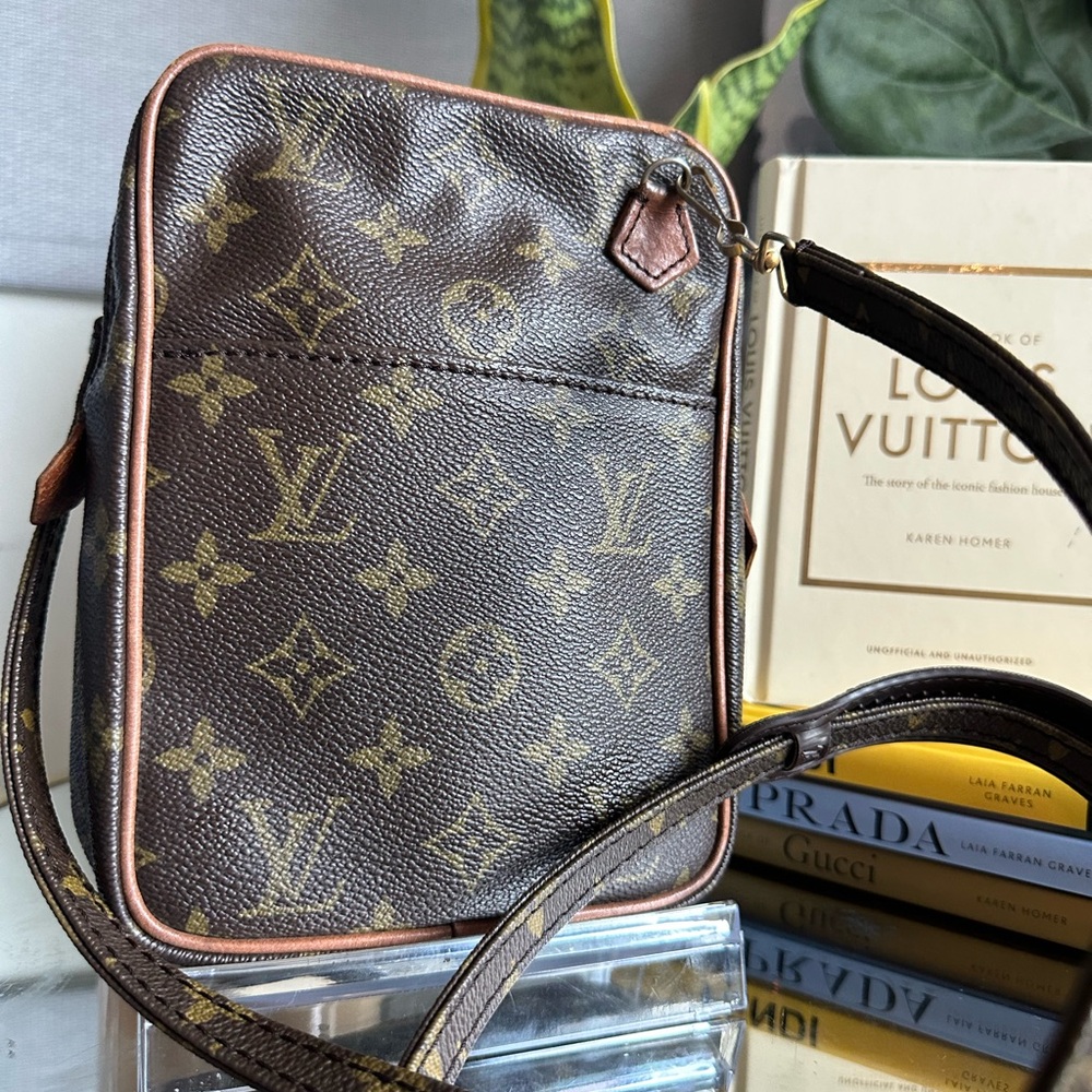 Louis Vuitton Brown Monogram Crossbody Bag - Picture 3 of 16